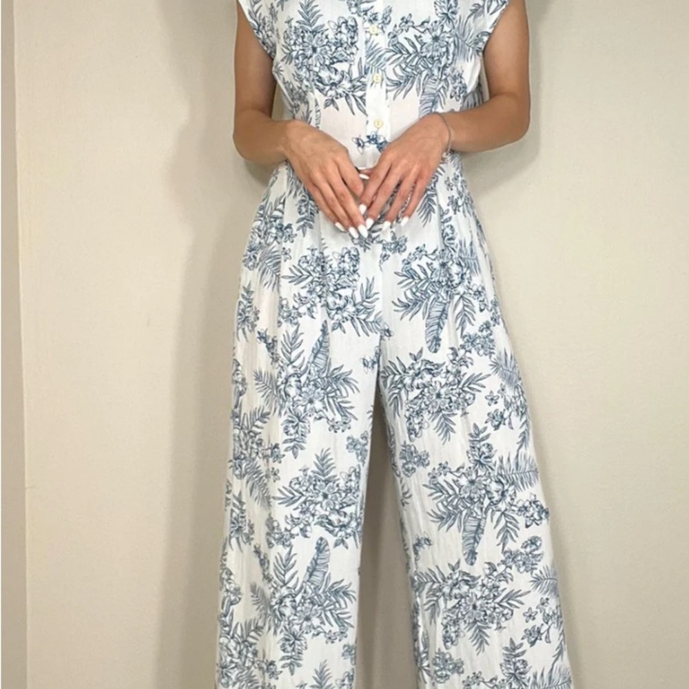 Floral Print Jumpsuit in White and Blue